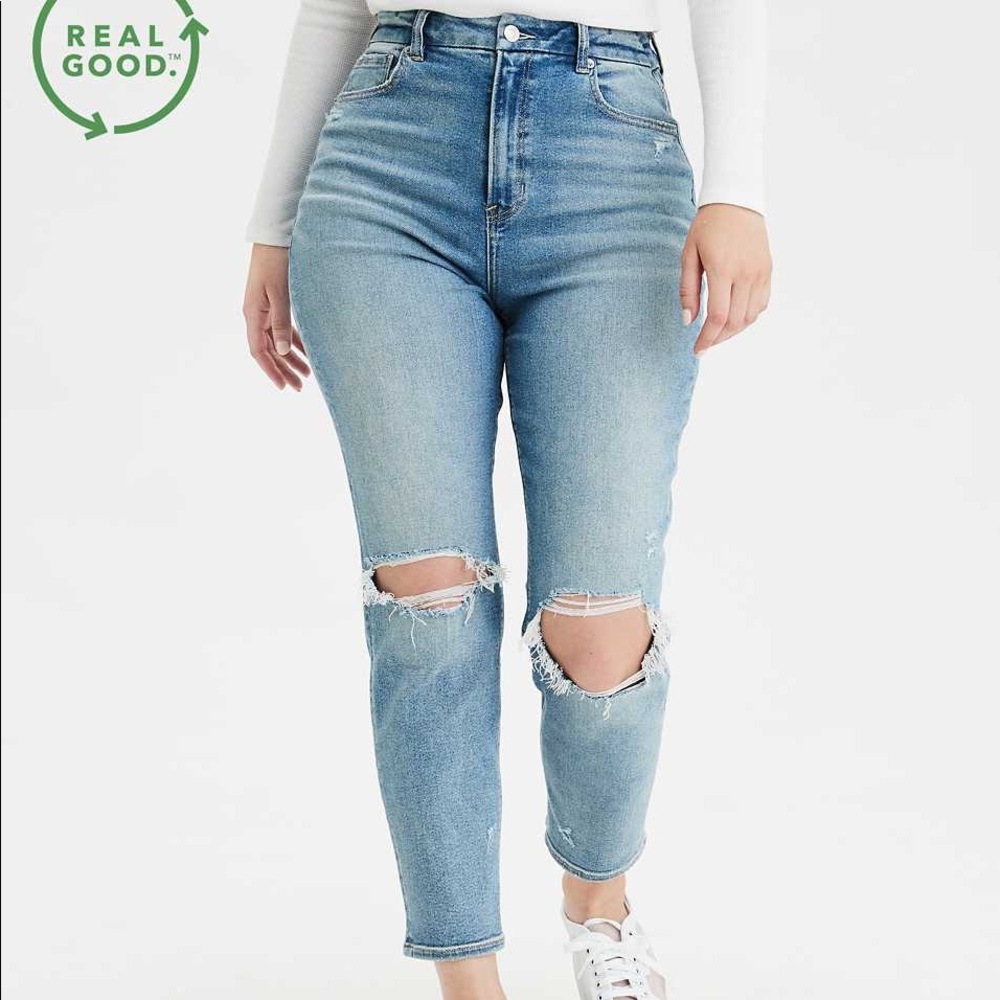 NWOT Ae Mom Jeans Distressed Size 22